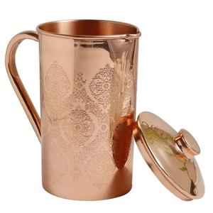 Jarra de cobre con acabado brillante martillado con mango de latón y Base para servir agua, uso doméstico en la cocina - Product Image 4