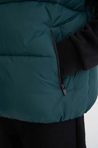 Chaleco acolchado personalizado Unisex de talla grande Chaqueta transpirable con relleno de plumón para hombres y mujeres Cálido elegante y perfecto para climas fríos - Product Image 5