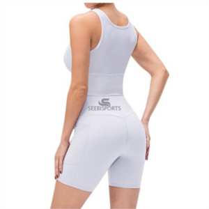 Ensemble de vêtements de sport à séchage rapide de qualité supérieure pour femmes avec logo personnalisé ensemble de yoga respirant pour femmes avec short - Product Image 4