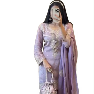 Listo para usar Traje Salwar bordado de seda Chinon para damas Ropa de fiesta con precio bajo Colección 2024 - Product Image 1