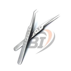 แหนบต่อขนตา45องศาแบบแยกปลายแหลมทำจากสเตนเลสสตีลพิมพ์ลายหัวใจสำหรับติดขนตา - Product Image 1