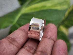 Bague tournante martelée épaisse en argent sterling 925, large bande, faite à la main, bijou audacieux en argent pour la méditation, pour femmes - Product Image 4