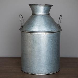Boîte de lait galvanisée d'inspiration vintage traditionnelle avec corps élégant parfait pour les maisons, les cuisines, le jardin, les intérieurs de ferme en plein air - Product Image 5