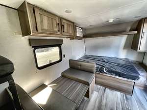 Nuevo 2025 Keystone Coleman 17B Autocaravana, Casa Móvil, Remolque de Camping, Tienda de Campaña para Autocaravana, Campers de Techo para Camioneta - Product Image 4