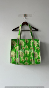 Grand sac fourre-tout en coton matelassé fait à la main nouveau sac à bandoulière à fermeture ouverte imprimé palmier tropical pour voyage ou cadeau de demoiselle d'honneur - Product Image 2