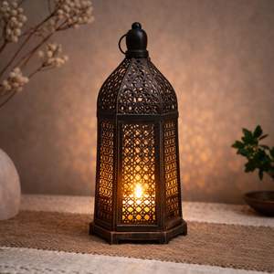 Juego de Faroles Marroquíes de Metal Premium con Intrincados Relieves, Luz Cálida de Vela, Ideal para Decoración Festiva del Hogar y Regalos Elegantes - Product Image 1
