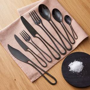 Ensemble de couverts à poignée design personnalisé avec couverts en métal durable miroir noir avec poignée en acier haute sur demande 2025 - Product Image 1