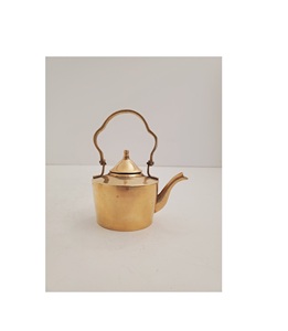 Théière en métal faite à la main pour une cuisine élégante à la maison avec un design floral vintage et un versement parfait - Product Image 6