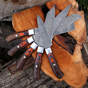 Juego de cuchillos de chef de acero de Damasco hechos a mano, maquinilla de afeitar afilada de alto carbono forjado con rollo de cuero al por mayor personalizable - Product Image 3