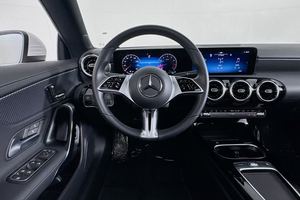 CLA 250 4MATIC COUPÉ TOIT OUVRANT AUTOMATIQUE 221 CV NEUF D'OCCASION 2026 À VENDRE - Product Image 4