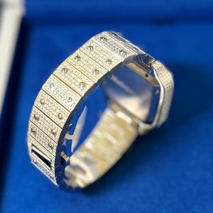 Montre en moissanite à chiffres romains de 41 mm pour hommes et femmes, fournie directement par l'usine, disponible à un prix abordable en provenance d'Inde - Product Image 4