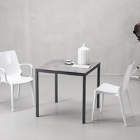 Table de salle à manger carrée empilable 80x80 cm, plateau compact en stratifié, structure en acier galvanisé peint, pour extérieur, restaurant, café, fabriquée en Italie