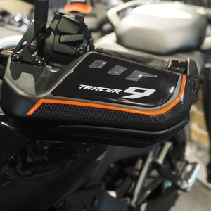 Adesivi 3D in Gel su Misura per Paramani Yamaha Tracer 9 2025, Compatibili con Decalcomanie per Serbatoio Moto, Tipo Logo - Product Image 1
