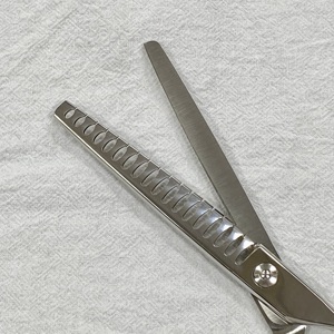 Tijeras Profesionales de Peluquería para Adelgazar el Cabello, Acero Inoxidable 440C con Acabado Espejo, 30 Dientes, Afiladas, para Diestros, Mango Largo - Product Image 5