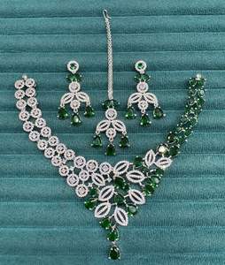 ชุดสร้อยคอประกายเพชรแบบอเมริกันพร้อมต่างหูที่เข้ากันเครื่องประดับอินเดียสำหรับผู้หญิงทุกการใช้งานและงานเลี้ยง - Product Image 2