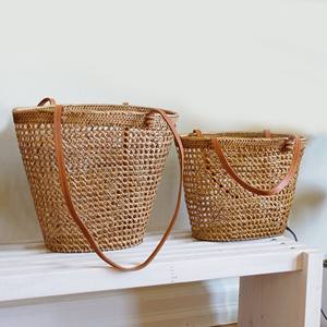 Bolso tote hecho a mano a bajo precio, diseño elegante, bolso de ratán, bolso tejido a mano de alta calidad. - Product Image 1