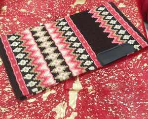 Tapis de selle western classique confortable en feutre de laine avec patchs en cuir véritable, couleurs personnalisables, pour l'équitation et l'entraînement - Product Image 6