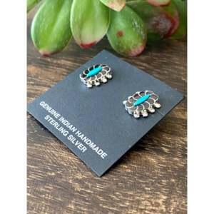 Pendientes Zuni Hechos a Mano con Incrustaciones de Turquesa Multicolor y Plata de Ley con Diseño Floral - Product Image 3