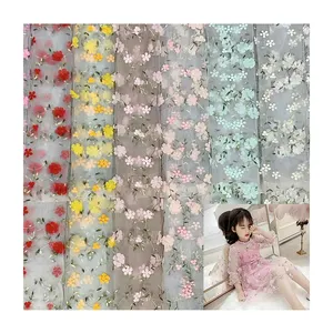 Tul Floral francés colorido lindo niño niña encaje diseño bordado tela precio al por mayor Tecido bordado 3D flor pequeña tela