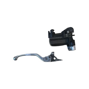Pompe de frein arrière d'origine Yamaha 4B52580A3000 avec levier pour motos TMAX 530 2015-2016 - Product Image 1