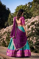 TENNECY Choli Jaune Style Indien du Sud en Soie Artisanale Kanchipuram avec Motifs Zari et Dentelle, Longueur Cheville, Infroissable, Réversible, Couleurs Vives