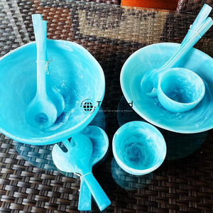 Cuchara de resina hecha a mano para decoración de mesa de comedor de lujo Juego de regalo de Tradebyd - Product Image 1