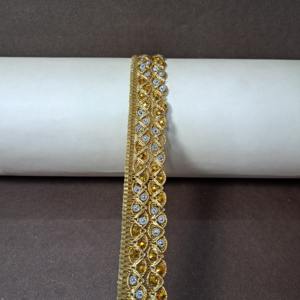 Recorte de encaje colorido de poliéster de nuevo diseño de calidad superior Recorte de color decorativo para prendas disponibles al mejor precio - Product Image 1