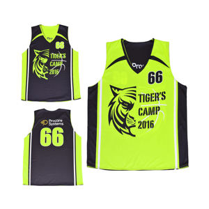 Maillot de basket-ball réversible personnalisé, couleur au choix, tissu respirant haute performance, respectueux de l'environnement, sans manches, col en V, unisexe, Athletify - Product Image 2