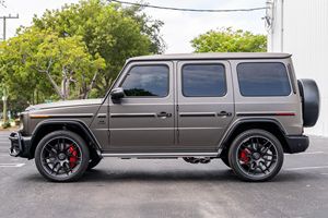 G63 2024 ~3 700 milles, V8 biturbo, transmission intégrale, gris Monza Magno, non modifié - Product Image 3