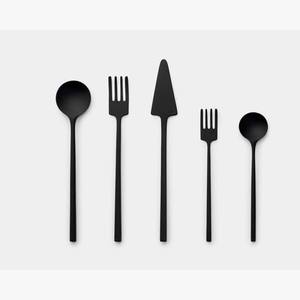 ชุดเครื่องใช้บนโต๊ะอาหารด้ามกลมสแตนเลสชุบสีดำสี่ชิ้นสำหรับงานแต่งงานและงานเลี้ยง - Product Image 2