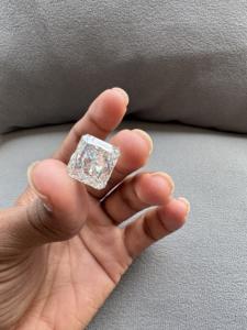 Diamant synthétique de laboratoire de 20,04 carats, taille Radiant, couleur H, clarté VS2, certifié IGI, pour la fabrication de bagues - Product Image 5