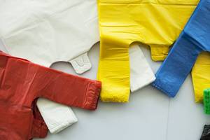 Sacs de T-Shirt imprimés avec logo personnalisé sacs de transport de gilet en PE PEHD emballage d'épicerie de supermarché usine recyclable écologique durable - Product Image 2