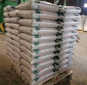Pellets de madera Firepower de 6 mm - 15 kg con bajo contenido de humedad para hornos, quemadores y estufas - Product Image 1