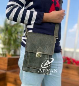 Bolso Crujiente de Cuero Auténtico Hecho a Mano para Mujer, Bandolera Elegante de Cuero de Grano Completo, Ideal para Regalo - Product Image 1