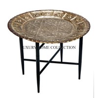 Pieds en bois avec dessus en laiton Forme ronde Table d'appoint marocaine fantaisie Meubles de maison design attrayants Table d'appoint marocaine en Inde