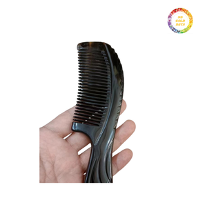 Peigne en corne lisse à dents fines pour un style précis et une gestion confortable des cheveux fabriqué au Vietnam - Product Image 5