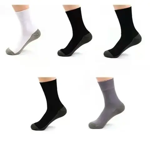 Chaussettes de sport personnalisées avec logo, nouveau style, en coton, avec logo sublimé, chaussettes unisexes créatives et colorées - Product Image 6