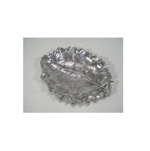 Plateau décoratif en métal en forme de feuille, plateau de service - Product Image 6