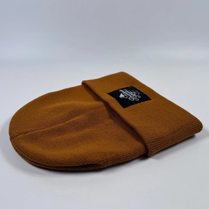 หมวกบีนนี่ราคาถูกแบบเรียบง่าย สไตล์ฤดูหนาว อุ่นสบาย ผลิตจากเส้นด้ายหวีอย่างดี เหมาะสำหรับใช้ในชีวิตประจำวัน ผู้จัดจำหน่ายเครื่องประดับศีรษะพื้นฐาน - Product Image 4