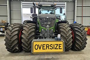 Potente Tractor Agrícola Fendt 1050 Vario con Motor de 85HP, Caja de Cambios MINNUO, Componentes de Rodamientos y 5 Años de Garantía - Product Image 2