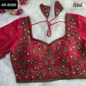 Saree en soie de couleur violette avec broderie multi-marches et codage et paillettes SareeBlouse de travail avec chemisier de travail à miroir véritable - Product Image 2