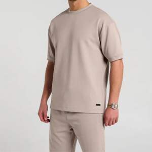 T-shirts à col rond élégants et confortables en coton et polyester pour hommes, vêtements semi-formels décontractés de différentes couleurs, tailles 13 tailles disponibles - Product Image 5