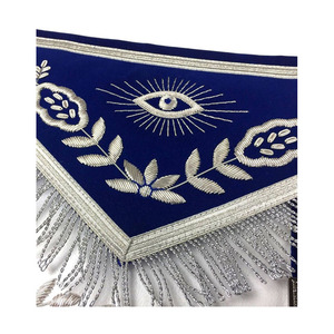 Delantal de terciopelo azul real de Blue Lodge con corona bordada a mano y bordes Borlas de cadena de metal plateado - Product Image 4