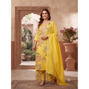 Égayez Votre Garde-Robe Saisonnière avec Cette Robe Tricolore Jaune Brodée et Imprimée en Coton Respirant pour Femme, Modèle Trois Quarts, Vibrante, Joyeuse et Élégante - Product Image 1
