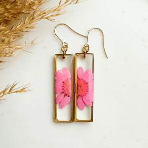 Pendientes de resina ecológicos de tendencia 2025, venta al por mayor para regalo, pendientes de resina hechos a mano únicos con incrustaciones de flores secas - Product Image 4