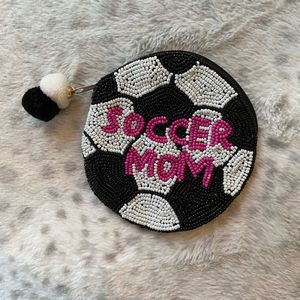 Monedero con cuentas de último diseño para mamás de fútbol, forma de círculo de tamaño pequeño personalizado para niñas y mujeres para Navidad - Product Image 1