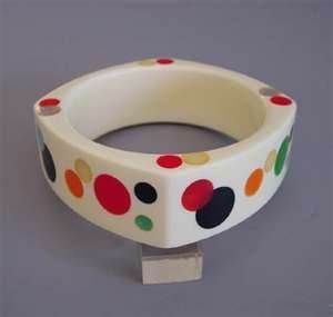 Bracelets et bracelets en résine de couleur personnalisés authentiques Motif de fleurs en acrylique de bonne qualité pour cadeaux et fiançailles Inde - Product Image 4