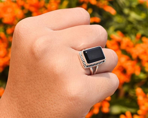 Bague en onyx noir en forme de coussin, argent sterling 925 massif, fabrication artisanale, bijou unique en pierre précieuse pour femmes, prix de gros - Product Image 3