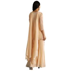 Vente en gros de vêtements ethniques neutres pour femmes, fournisseur de vêtements OEM, ensemble de palazzo Kurta brodé avec motif chinon et tour de cou Dupatta - Product Image 5