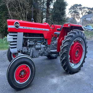 Tractor Agrícola Massey Ferguson 175 con Motor Duradero, Sistema Hidráulico Confiable y Capacidades Versátiles para el Campo - Product Image 1